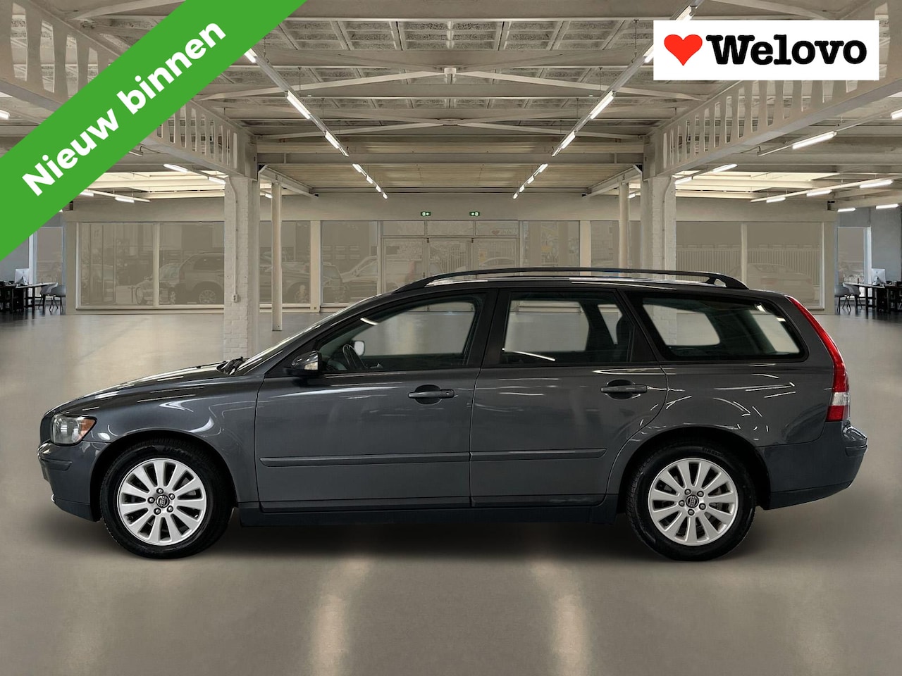 Volvo V50 - 2.4i Elan 2.4i Elan 170 PK, rijklaar+ garantie, trekhaak, voorstoelen verwarmd... - AutoWereld.nl