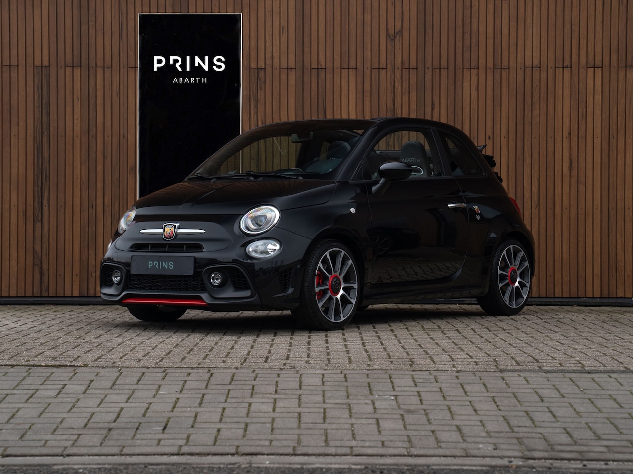 Fiat 500 Abarth - C Turismo | Grote Navi | Leder - AutoWereld.nl