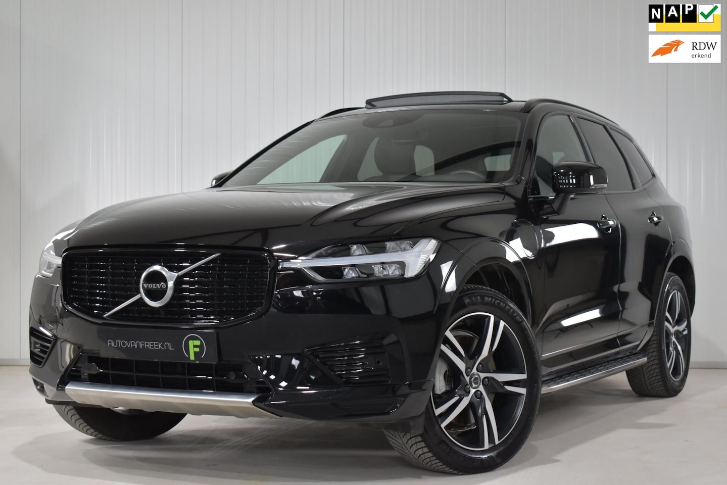 Volvo XC60 - 2.0 Recharge T6 AWD R-Design | PANO | 1E EIG | DEALER | VIRTUAL | CAMERA | LEDER | ELEK ST - AutoWereld.nl