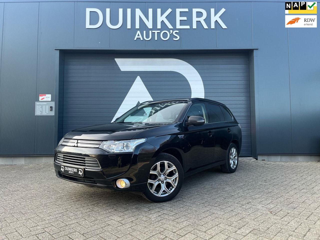 Mitsubishi Outlander - 2.0 PHEV Instyle | Clima | Nav | Camera | Schuifdak - AutoWereld.nl