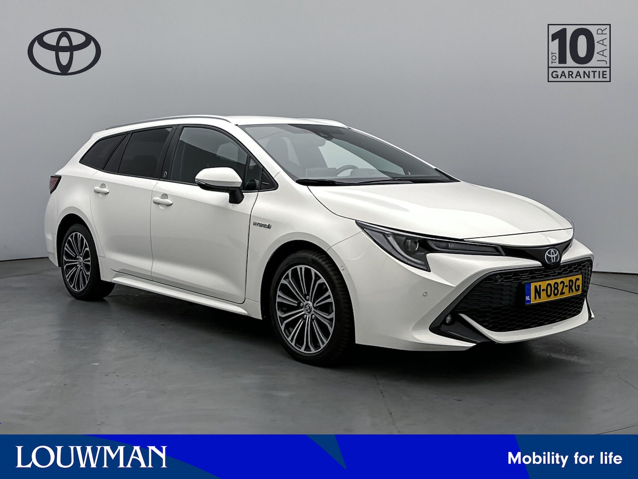 Toyota Corolla Touring Sports - 2.0 Hybrid Dynamic | Parkeersensor voor en achter | WInter pakket | - AutoWereld.nl