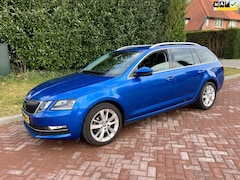 Skoda Octavia Combi - 2.0 TDI dsg Greentech Style Business dealer onderhouden hele mooie auto vele extra's