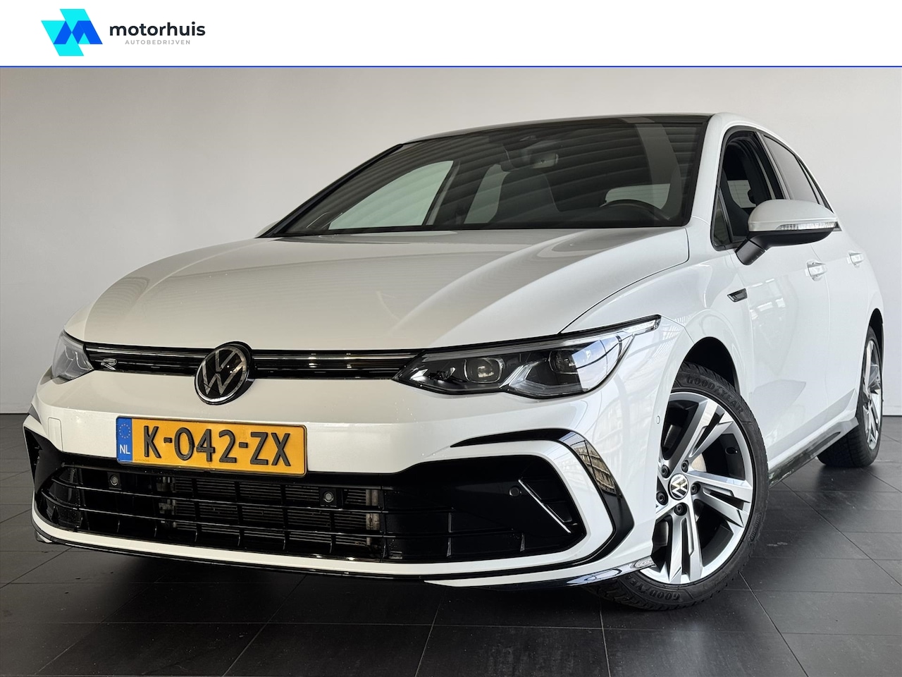 Volkswagen Golf - 1.5 eTSI 150pk 7-DSG R-line - AutoWereld.nl