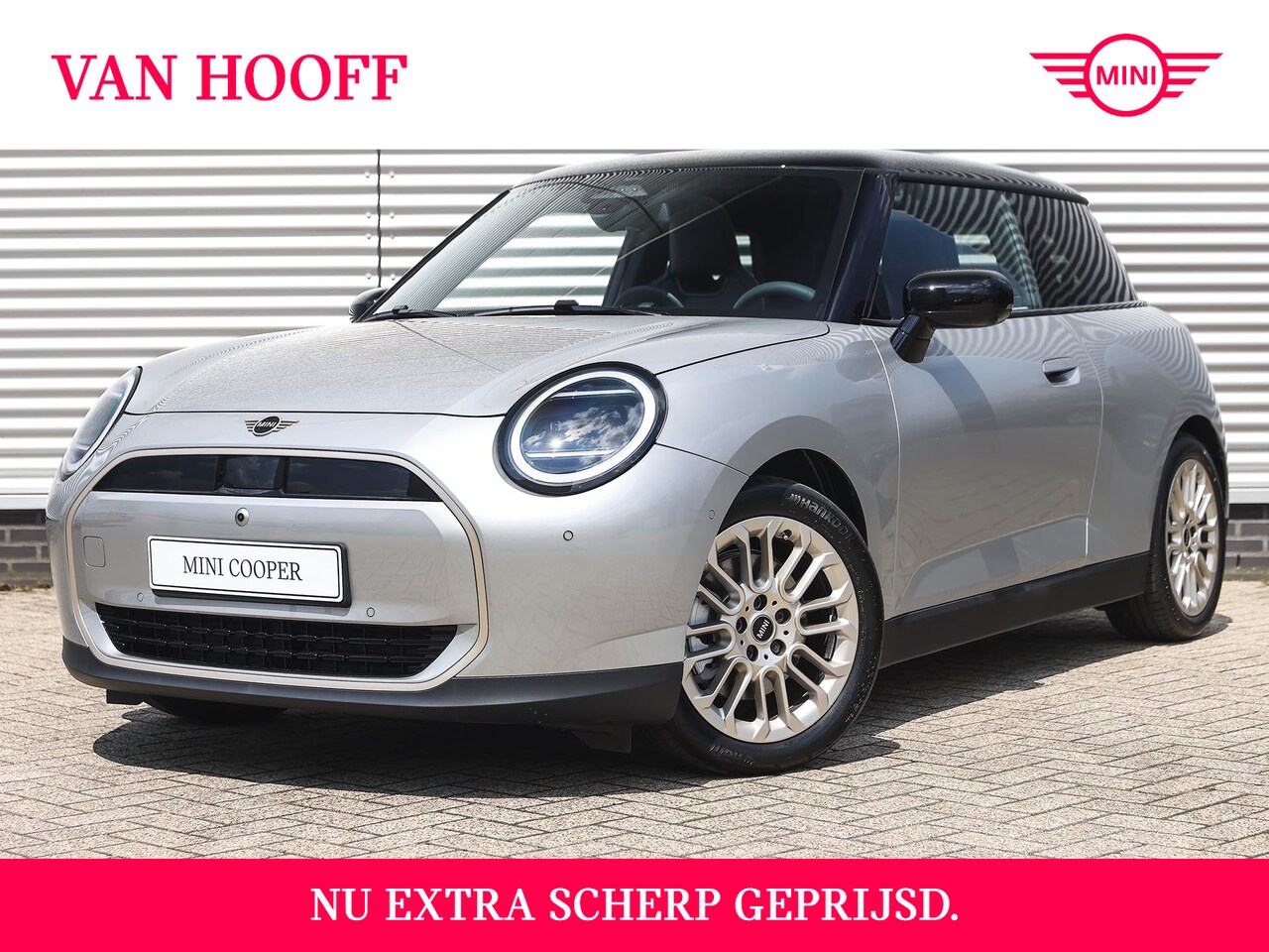 MINI Cooper - Hatchback E / Favoured Trim / Pakket L / 17 inch U-Spoke vibrant silver - AutoWereld.nl