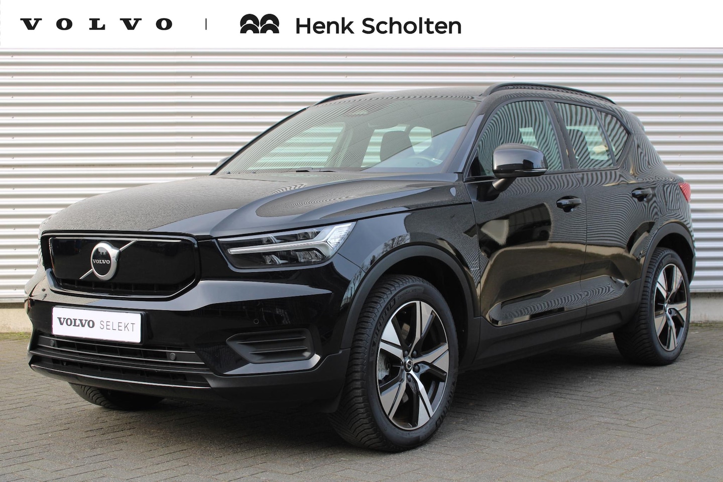 Volvo XC40 - Recharge Single Motor Plus 69 kWh | Trekhaak | All-Season Banden | Standkachel | Verwarmba - AutoWereld.nl