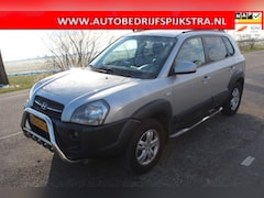 Hyundai Tucson - 2.0i Style // KLIMA / LMV //