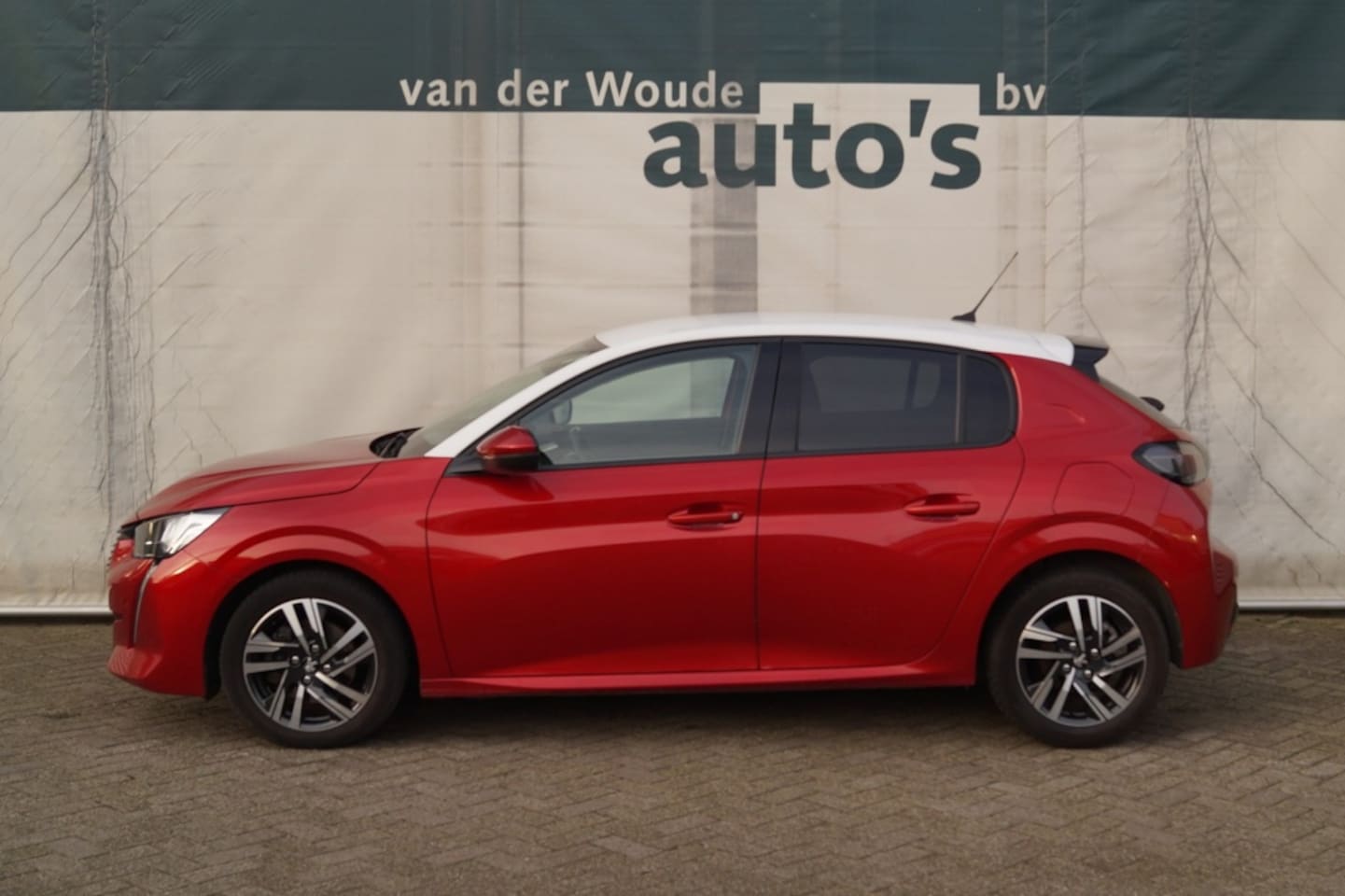 Peugeot 208 - 1.2 PureTech Allure -NAVI-ECC-PDC-CAM- - AutoWereld.nl