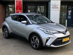 Toyota C-HR - 1.8 HYBRID DYNAMIC APPLE/ANDROID NAVI CAMERA AD-CRUISE PARK-SENSOREN NL-AUTO