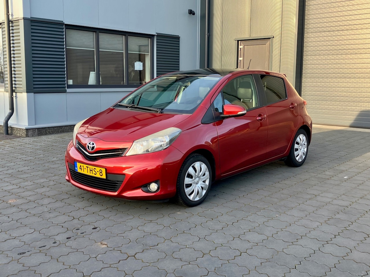 Toyota Yaris - 1.3 VVT-i Dynamic PANO NAVI CAMERA KEYLESS NWE. APK! - AutoWereld.nl