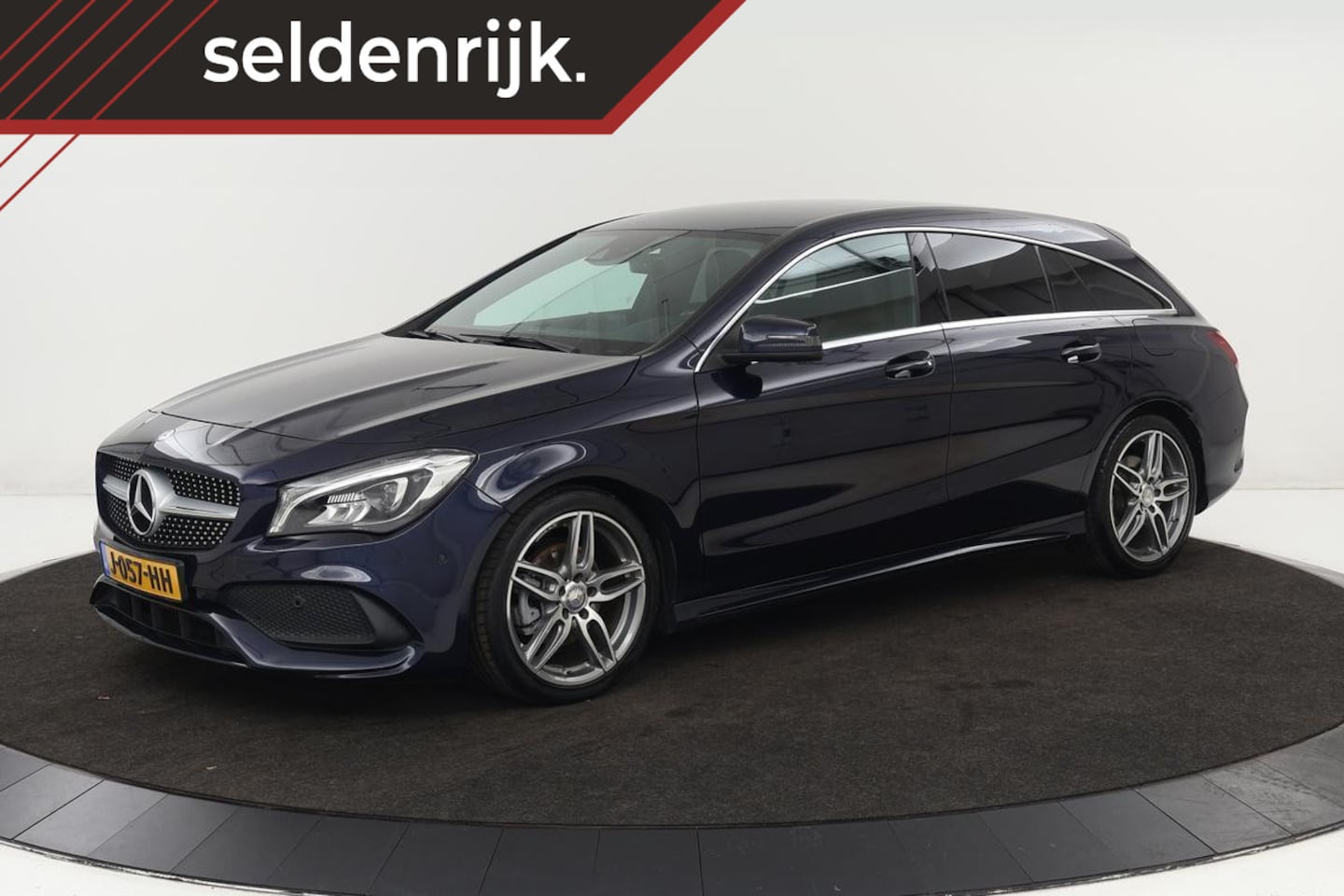 Mercedes-Benz CLA-klasse Shooting Brake - 200 AMG | Stoelverwarming | Harman/Kardon | Trekhaak | Full LED | Navigatie | Park Assist - AutoWereld.nl