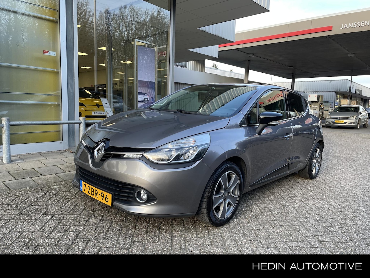 Renault Clio - TCe 90PK ECO Night&Day | SENSOREN | AIRCO | LICHTMETALEN VELGEN | NAVIGATIE | - AutoWereld.nl