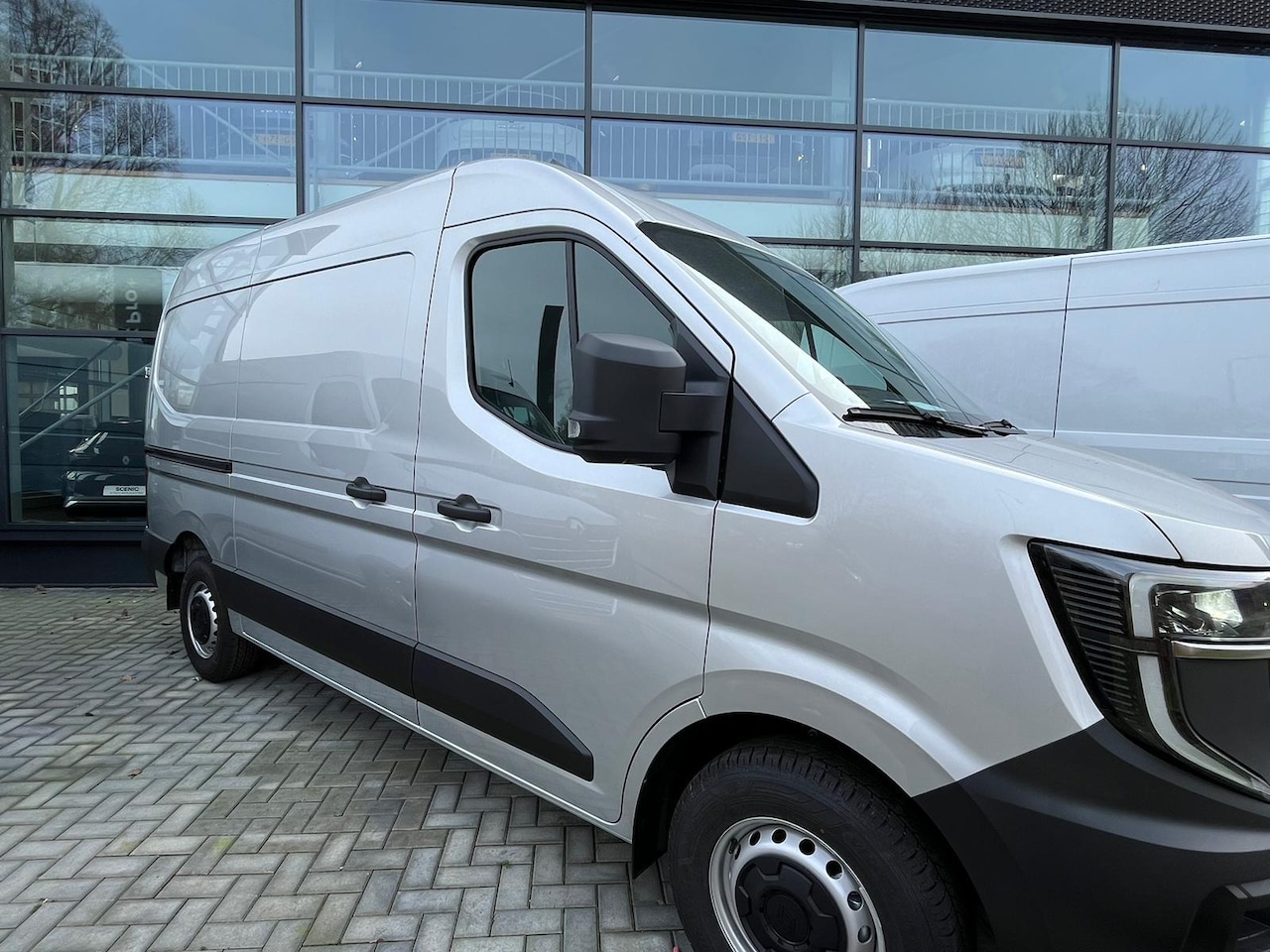 Renault Master - T35 2.0 dCi 130 L2H2 Advance - AutoWereld.nl