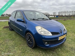 Renault Clio - 1.6-16V Dynamique automaat