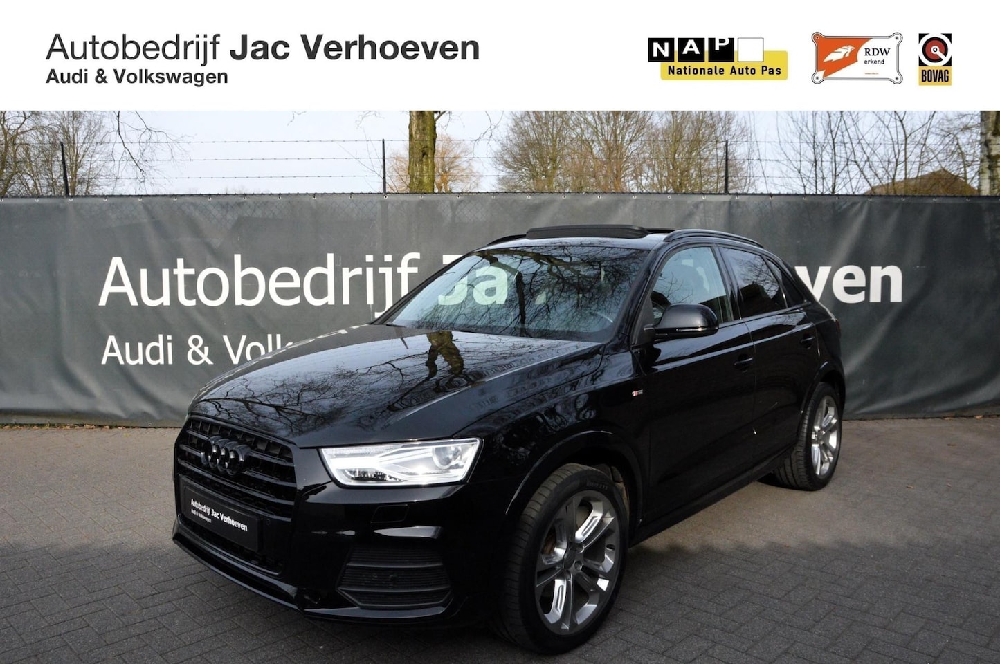 Audi Q3 - 2.0T 200pk!|Panoramadak|Black Edition|Leder|Navigatie|Automaat| - AutoWereld.nl