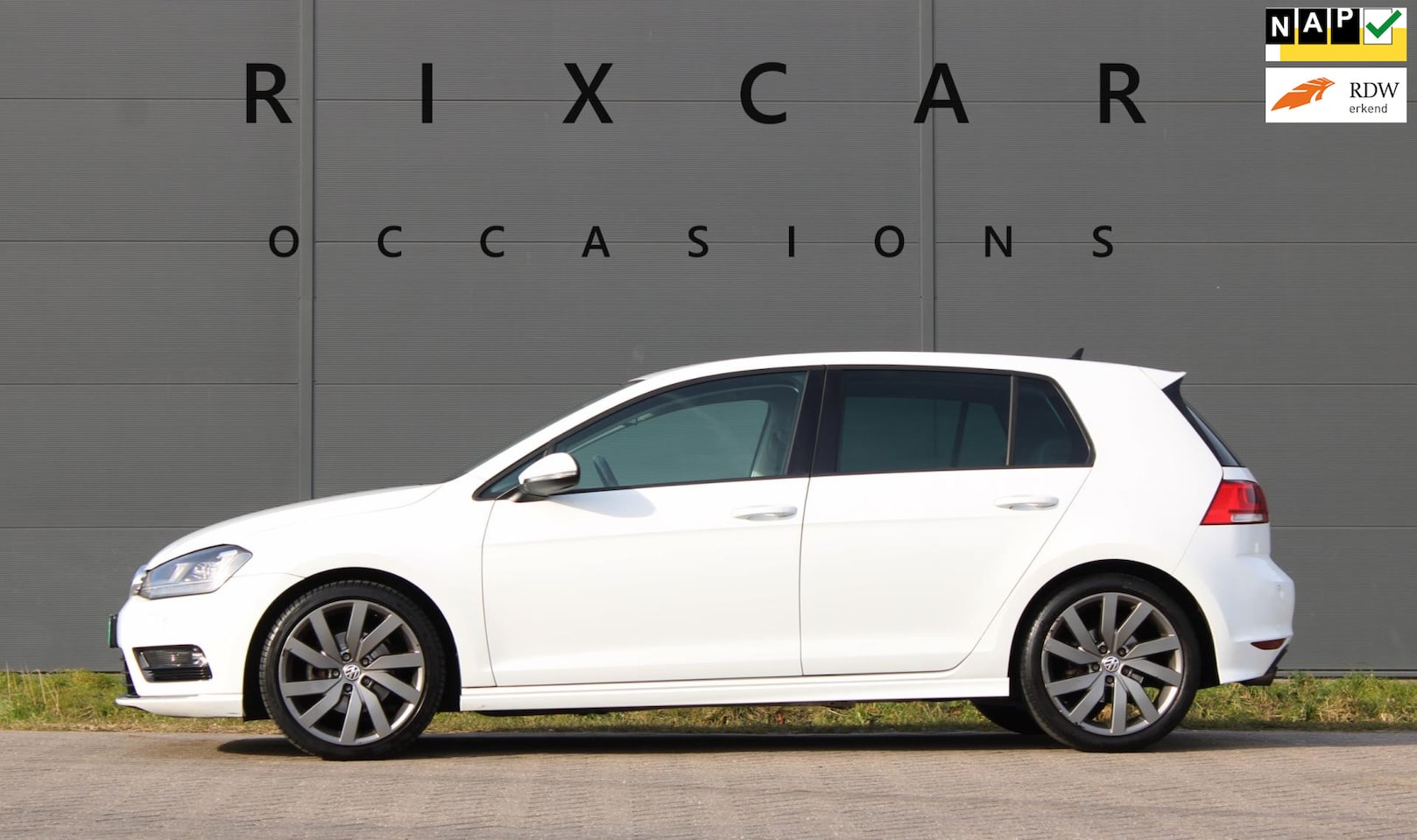 Volkswagen Golf - 1.4 TSI ACT Business Edition R 1.4 TSI ACT BusinessEdition R-Line Automaat 150PK - AutoWereld.nl