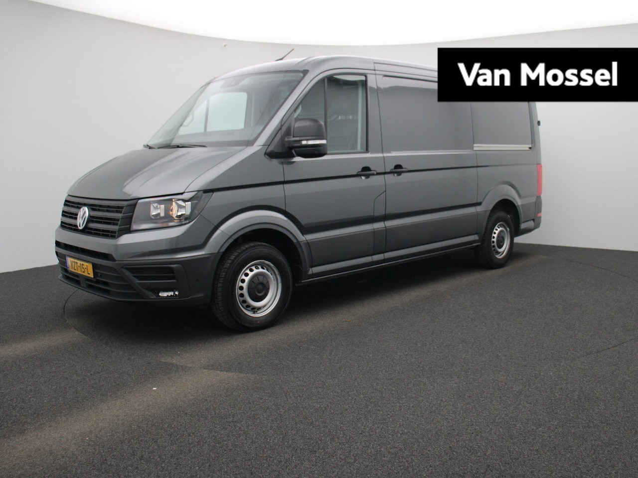 Volkswagen Crafter - 35 2.0 TDI L3H2 Highline | Automaat | Trekhaak | Radio | Airco | Camera | Parkeerhulp voor - AutoWereld.nl