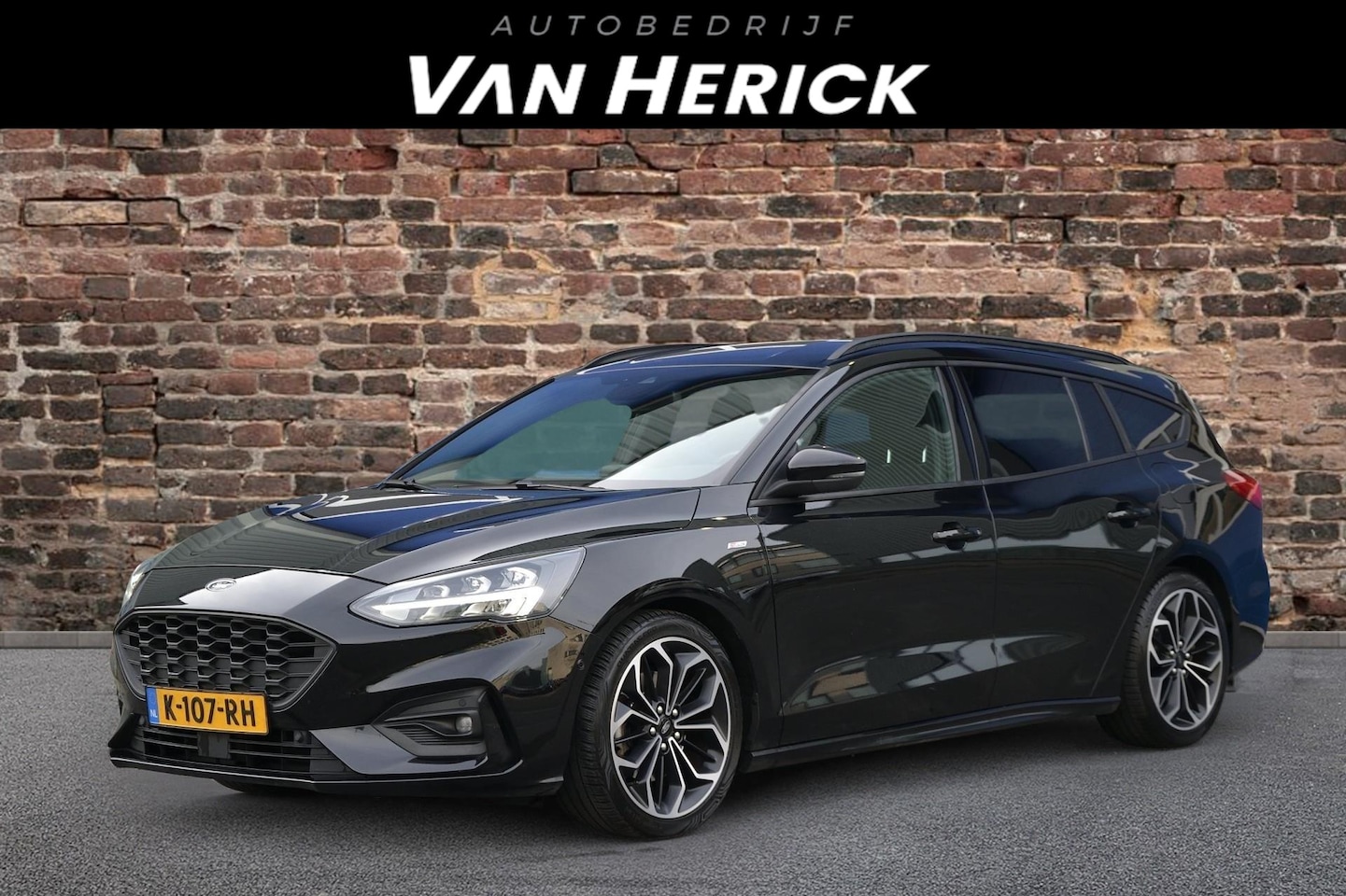 Ford Focus Wagon - 1.0 EcoBoost Titanium ST-Line Automaat | Trekhaak | Clima | Navi - AutoWereld.nl