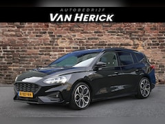 Ford Focus Wagon - 1.0 EcoBoost Titanium ST-Line Automaat | Trekhaak | Clima | Navi