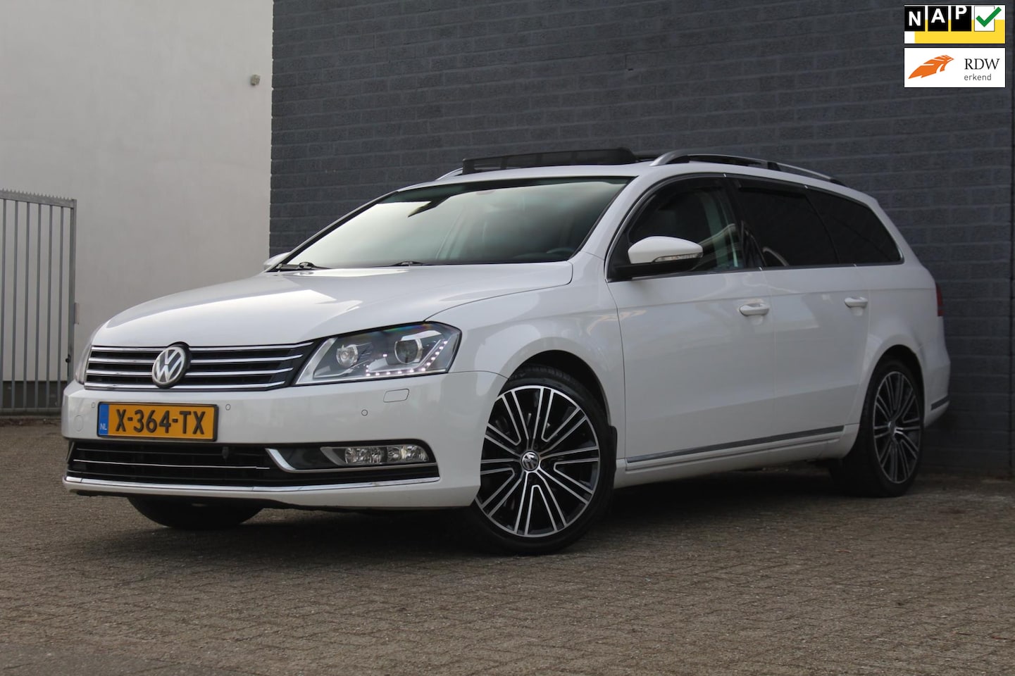 Volkswagen Passat Variant - 3.6 V6 FSI 4Motion Highline R36 - AutoWereld.nl