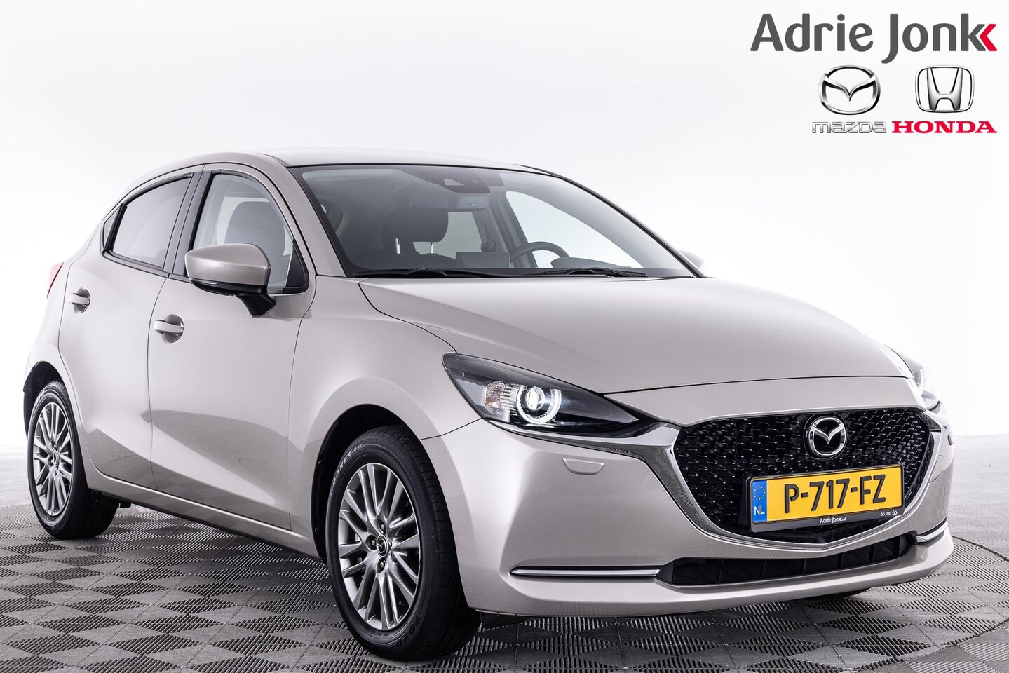 Mazda 2 - 1.5 Skyactiv-G Luxury | APPLE CARPLAY | DODEHOEK DETECTIE | CLIMATE CONTROL | 16 INCH LM | - AutoWereld.nl