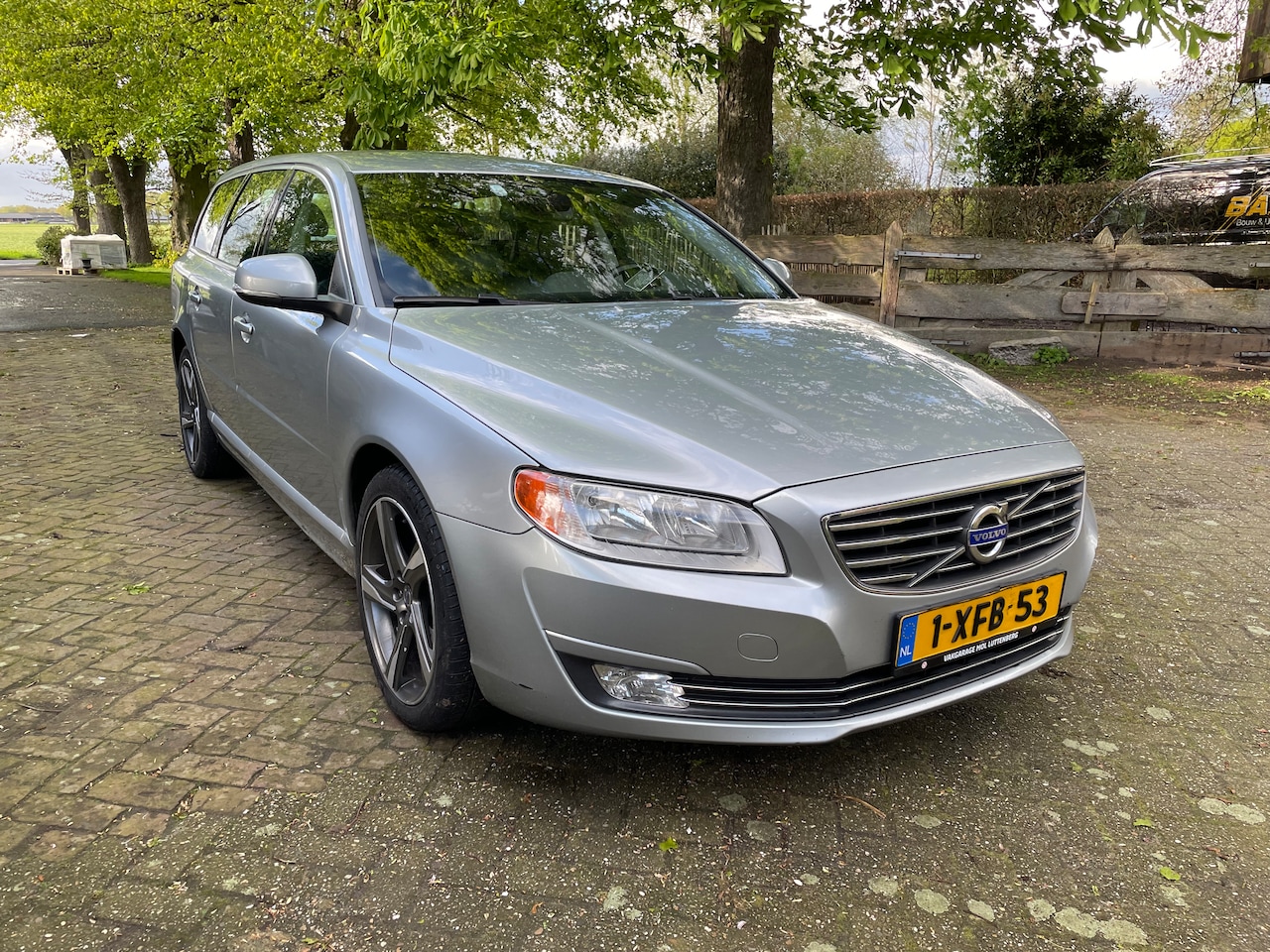 Volvo V70 - 2.0 D4 Momentum 235pk EXPORT - AutoWereld.nl