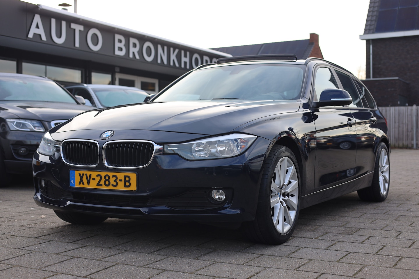 BMW 3-serie Touring - 316i EXECUTIVE AUTOMAAT | NAVI | PANO | TREKHAAK - AutoWereld.nl