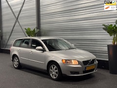 Volvo V50 - 2.0 Sport Airco | Cruise | Trekhaak | 2e Eig. | NL-Auto