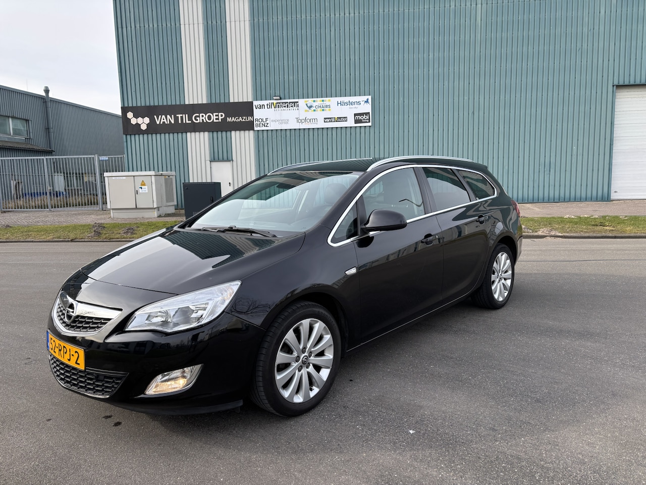 Opel Astra Sports Tourer - 1.4-16V Cosmo 101 PK. Zeer mooie en goed onderhouden auto !!! Auto rijdt ook helemaal nieu - AutoWereld.nl