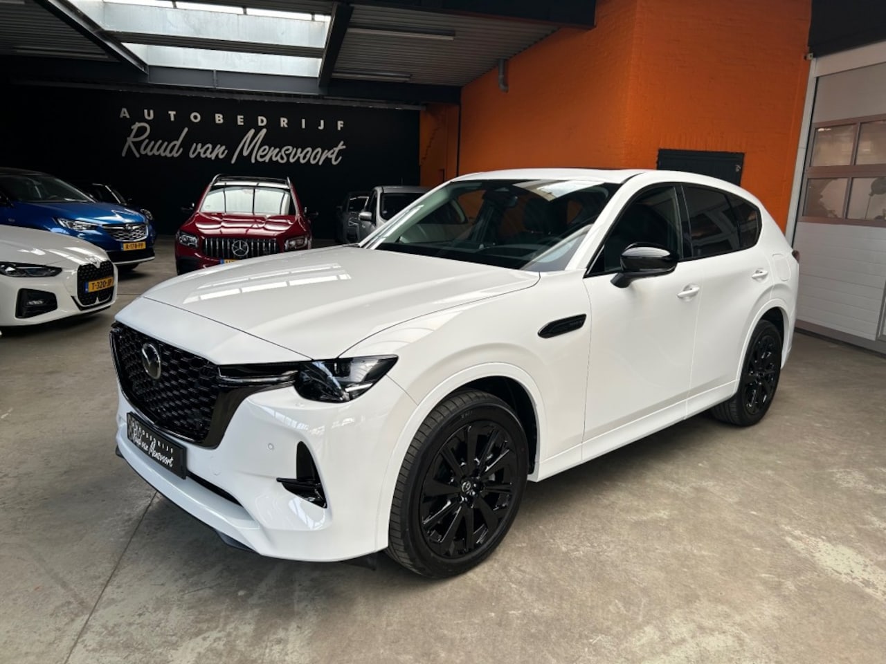 Mazda CX-60 - 2.5 PHEV HOMURA + / Panorama / Leder / 360Camera / Volll - AutoWereld.nl