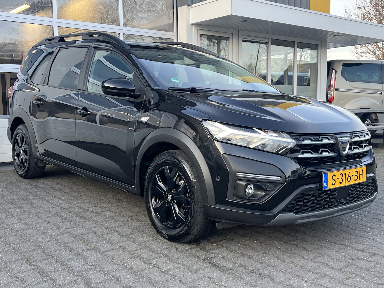 Dacia Jogger - 1.0 TCe 110 Extreme 7p. Camera Cruise control Stoelverwarming 1e eigenaar Apple Carplay/An - AutoWereld.nl