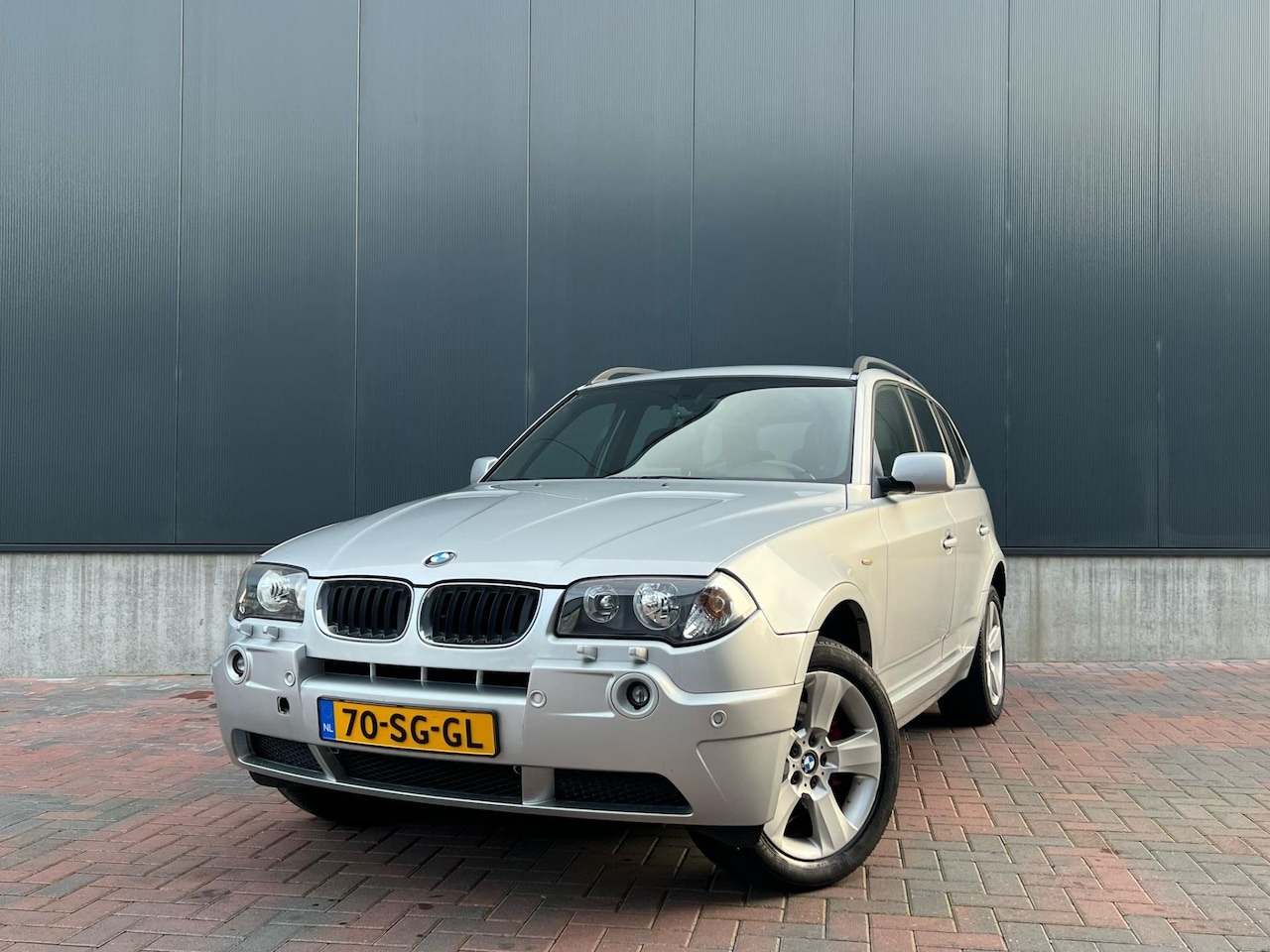 BMW X3 - 2.0i Introduction * Navi * Cruise * Trekhaak * Xenon * - AutoWereld.nl