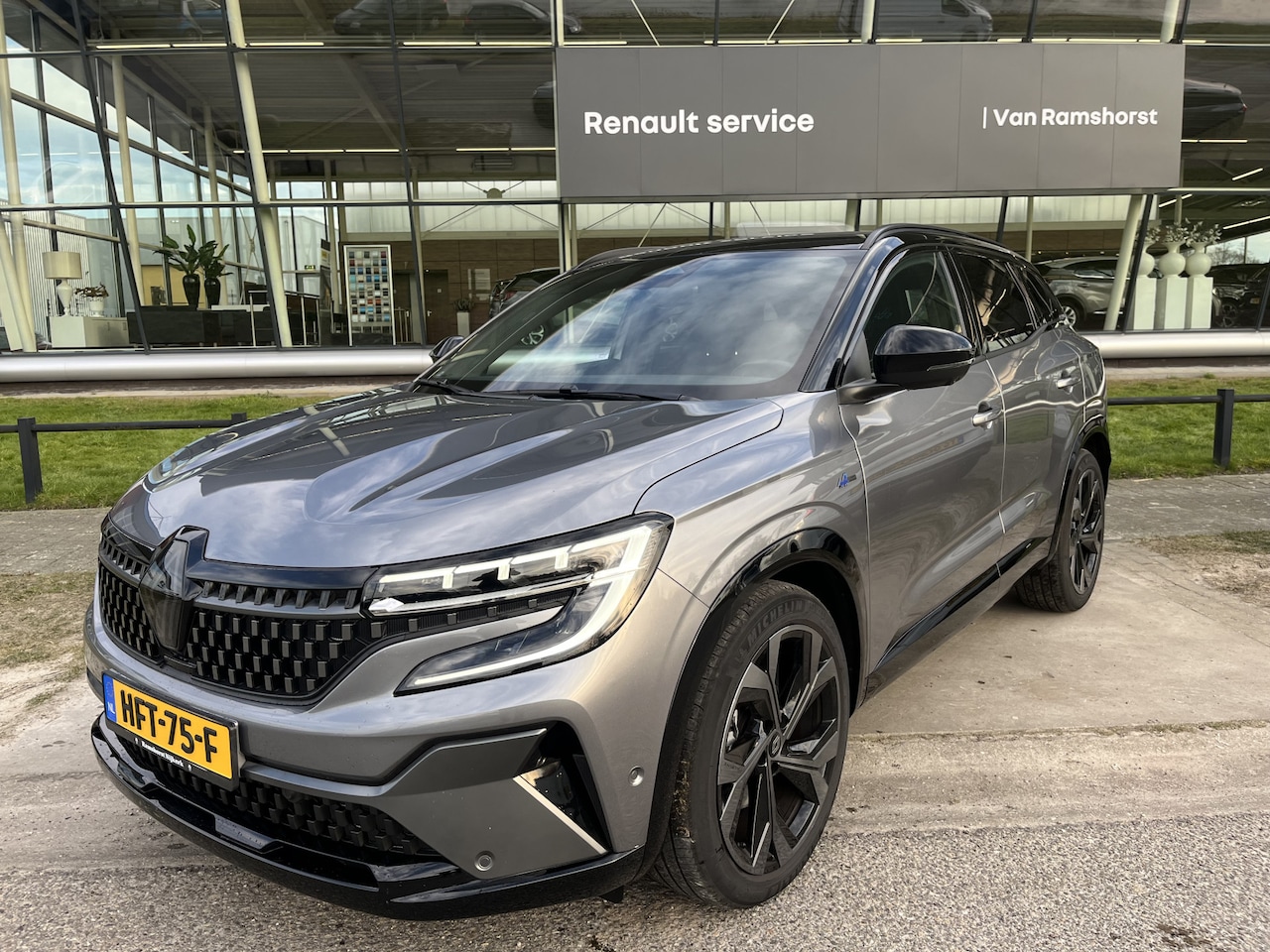 Renault Austral - 1.2 E-Tech Hybrid 200 Iconic Esprit Alpine / Google navi / Apple Carplay - Android Auto / - AutoWereld.nl