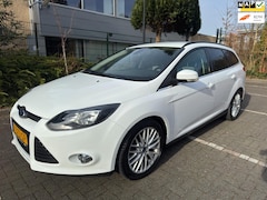 Ford Focus Wagon - 1.0 EcoBoost Titanium / Navi / Stoelverw. / 6-bak