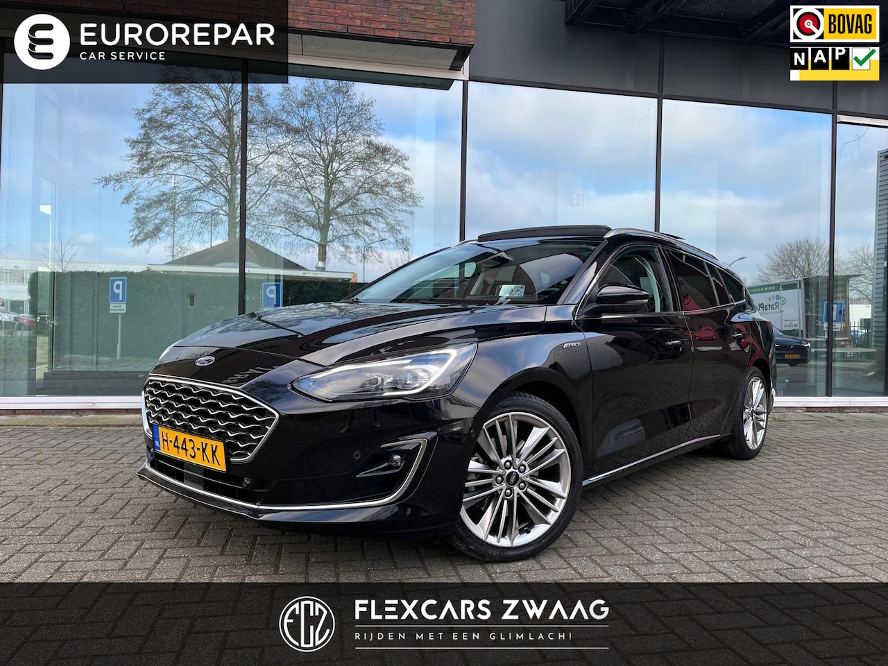 Ford Focus Wagon - 1.5 EcoBoost Vignale - Automaat - Panodak - Leder - Org.NL- Uniek! - AutoWereld.nl