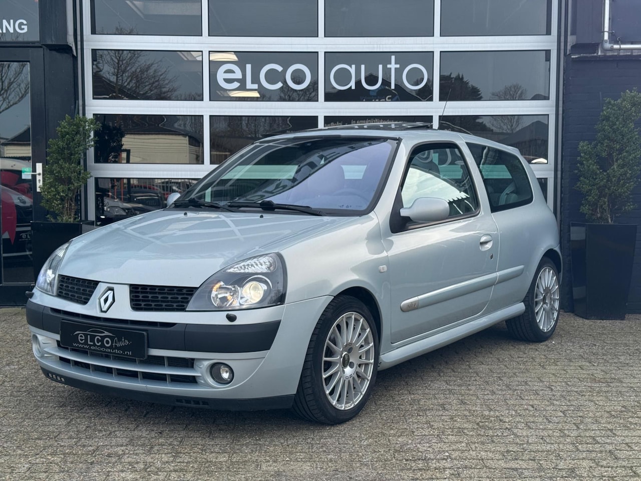 Renault Clio - 1.6-16V Initiale / Schuif dak / navi - AutoWereld.nl