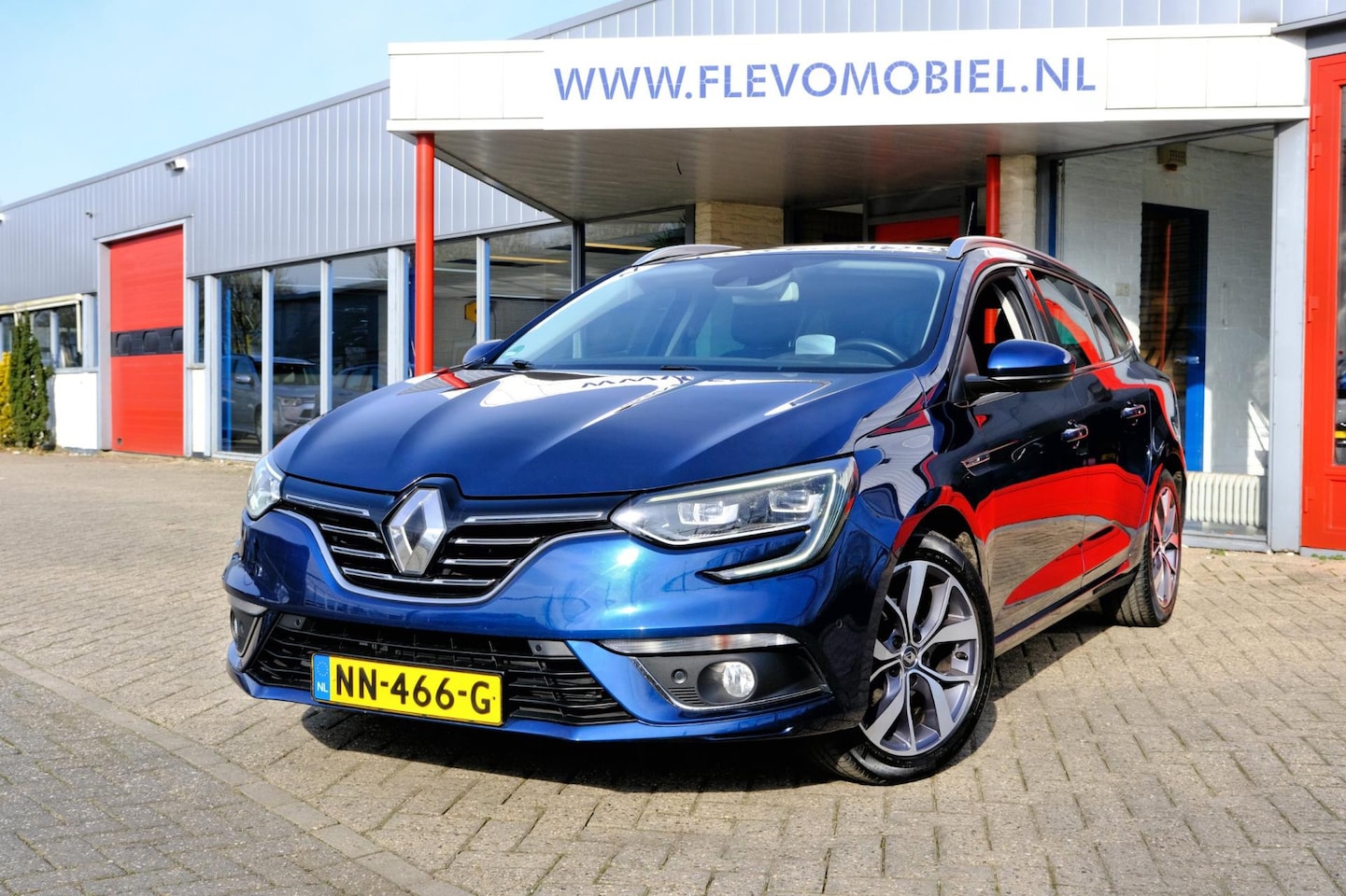 Renault Mégane Estate - 1.2 TCe 132pk Bose Pano|Leder|Nav|Cam|HUD|LMV|Enz! - AutoWereld.nl