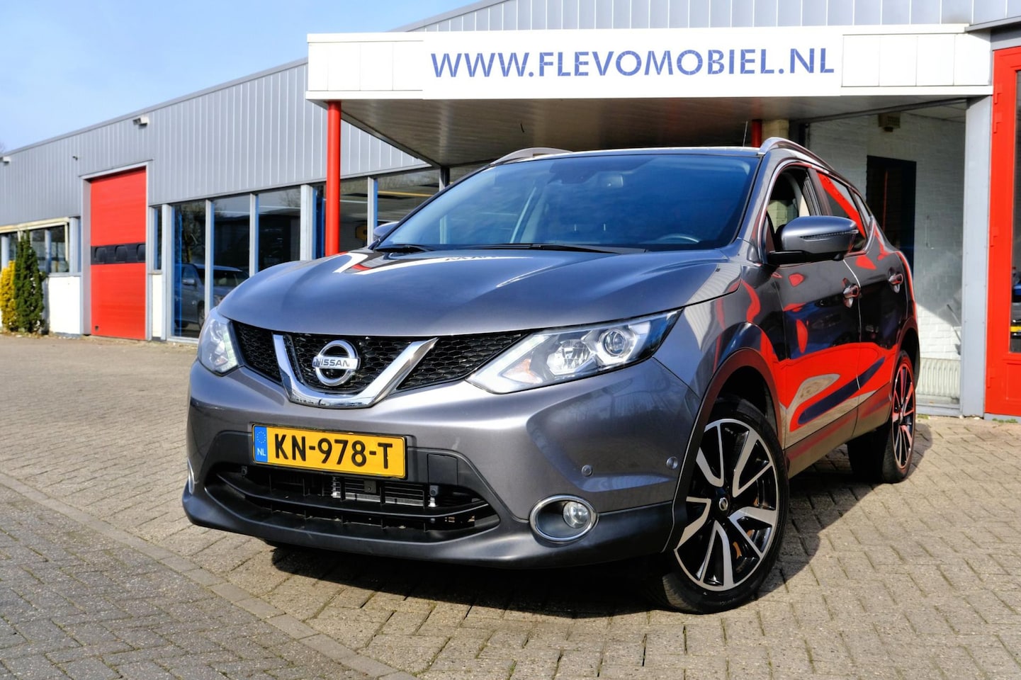 Nissan Qashqai - 1.2 Tekna Aut. *29.275km!* Pano|Leder|Navi|360Cam|LMV - AutoWereld.nl