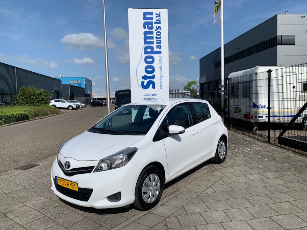 Toyota Yaris - 1.0 VVT-i Aspiration Airco Navi Camera CV - AutoWereld.nl