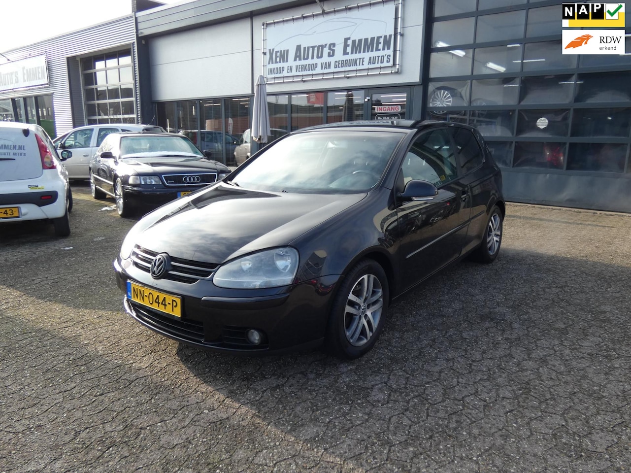 Volkswagen Golf - 2.0 FSI Sportline|Nw.APK|Airco|LM-Velgen|PDC., - AutoWereld.nl