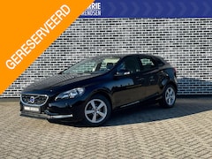 Volvo V40 - 1.6 D2 Kinetic | Navigatie | Parkeercamera | Stoelverwarming | Unieke kmstand | Nieuwe Dis