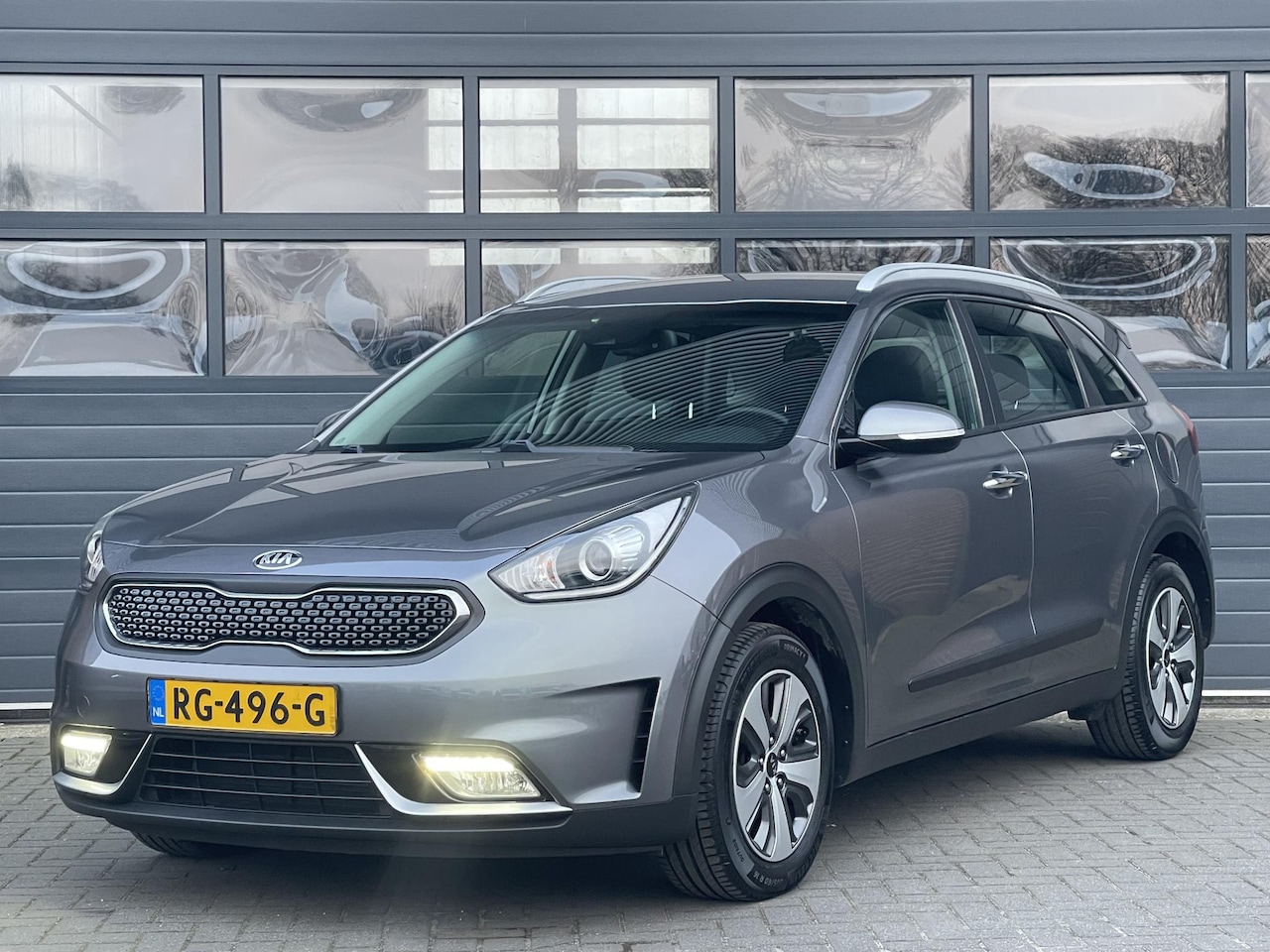 Kia Niro - 1.6 GDI HYBRID DYNAMICLINE I APPLE/ANDROID I ACHTERUITRIJCAMERA I CRUISE CONTROL I CLIMATE - AutoWereld.nl