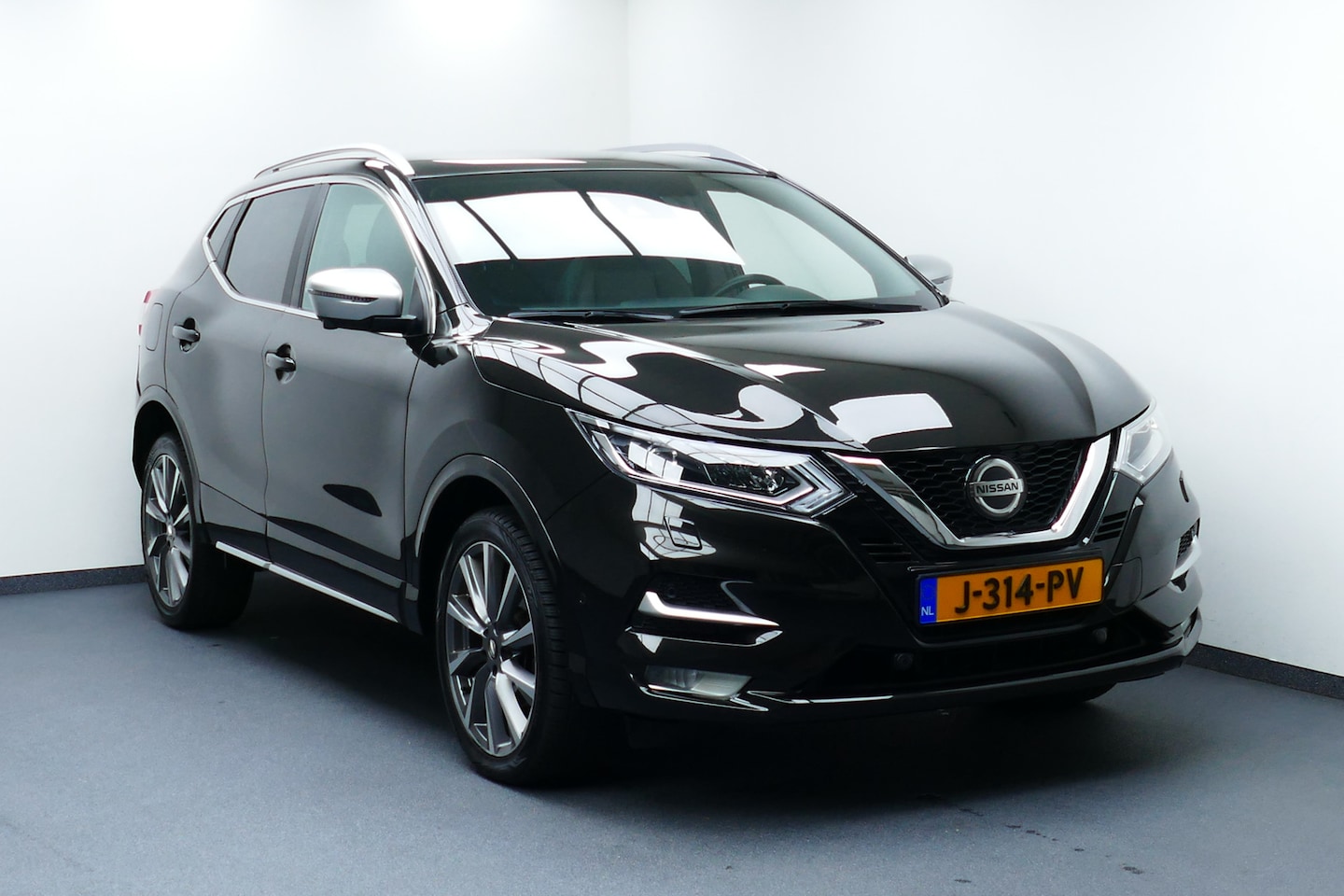 Nissan Qashqai - 1.3 DIG-T Tekna + Adaptief Cruise, 360 Camera, Panodak, Leer, Led Koplampen, 19"LMV - AutoWereld.nl