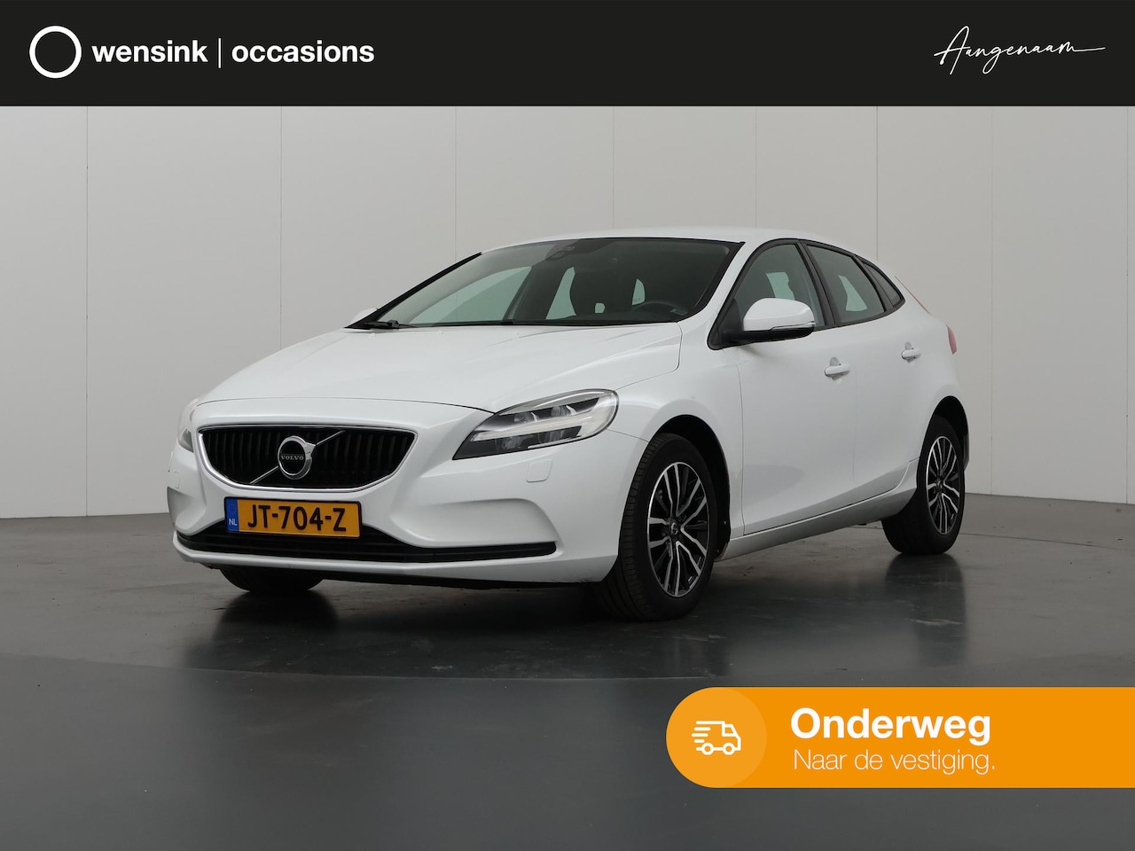 Volvo V40 - 2.0 T2 Momentum | Navigatie | Led Koplampen | Stoelverwarming | Climate Control| Parkeerse - AutoWereld.nl