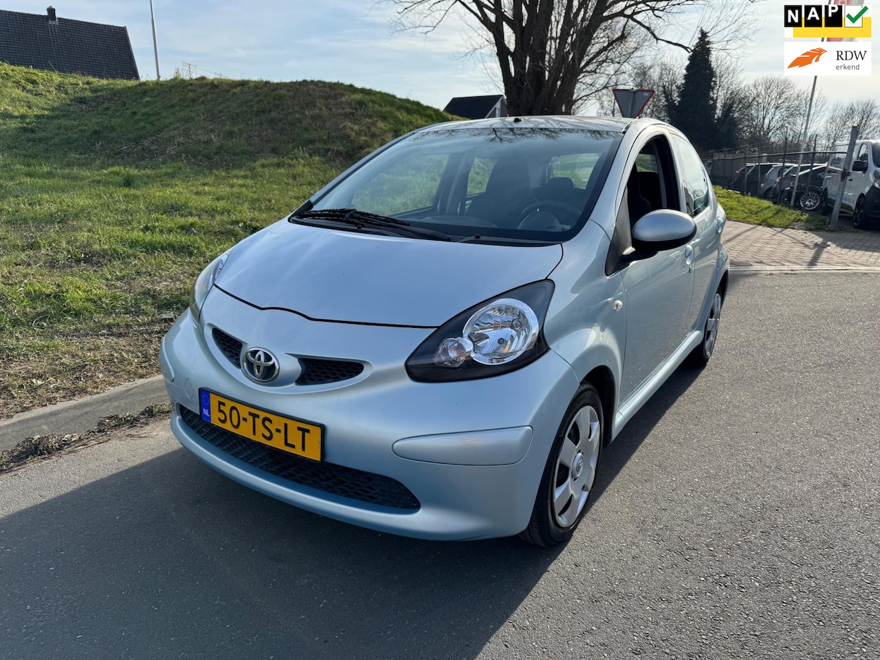 Toyota Aygo - 1.0-12V + 5drs Airco elek pakket - AutoWereld.nl