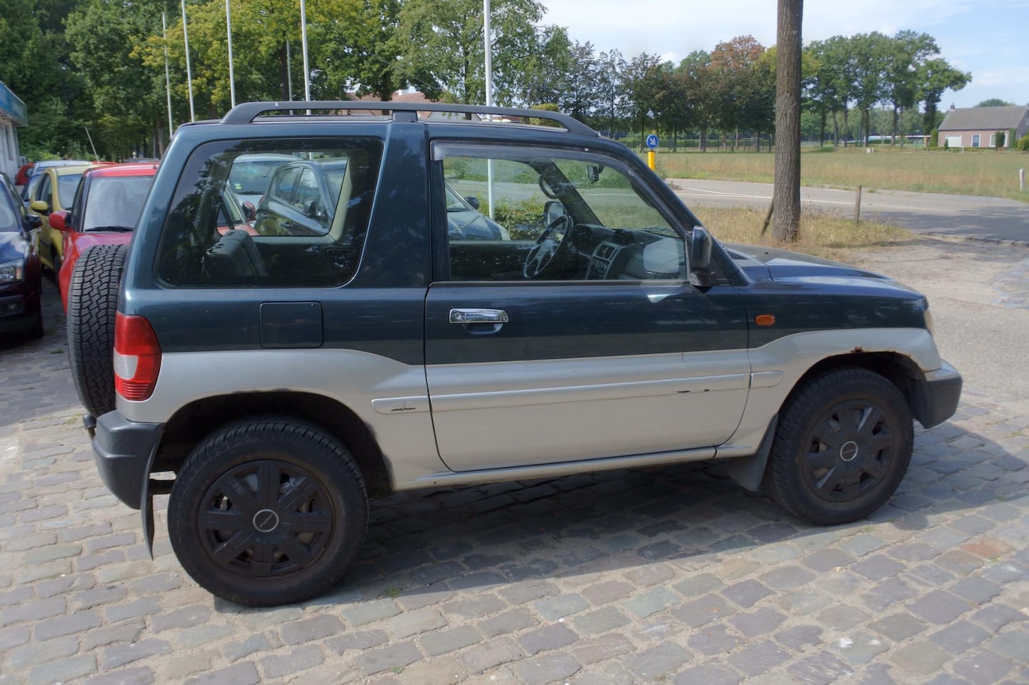 Mitsubishi Pajero Pinin - 2.0 GDI GL automaat airco geen apk i.v.m. laswerk - AutoWereld.nl