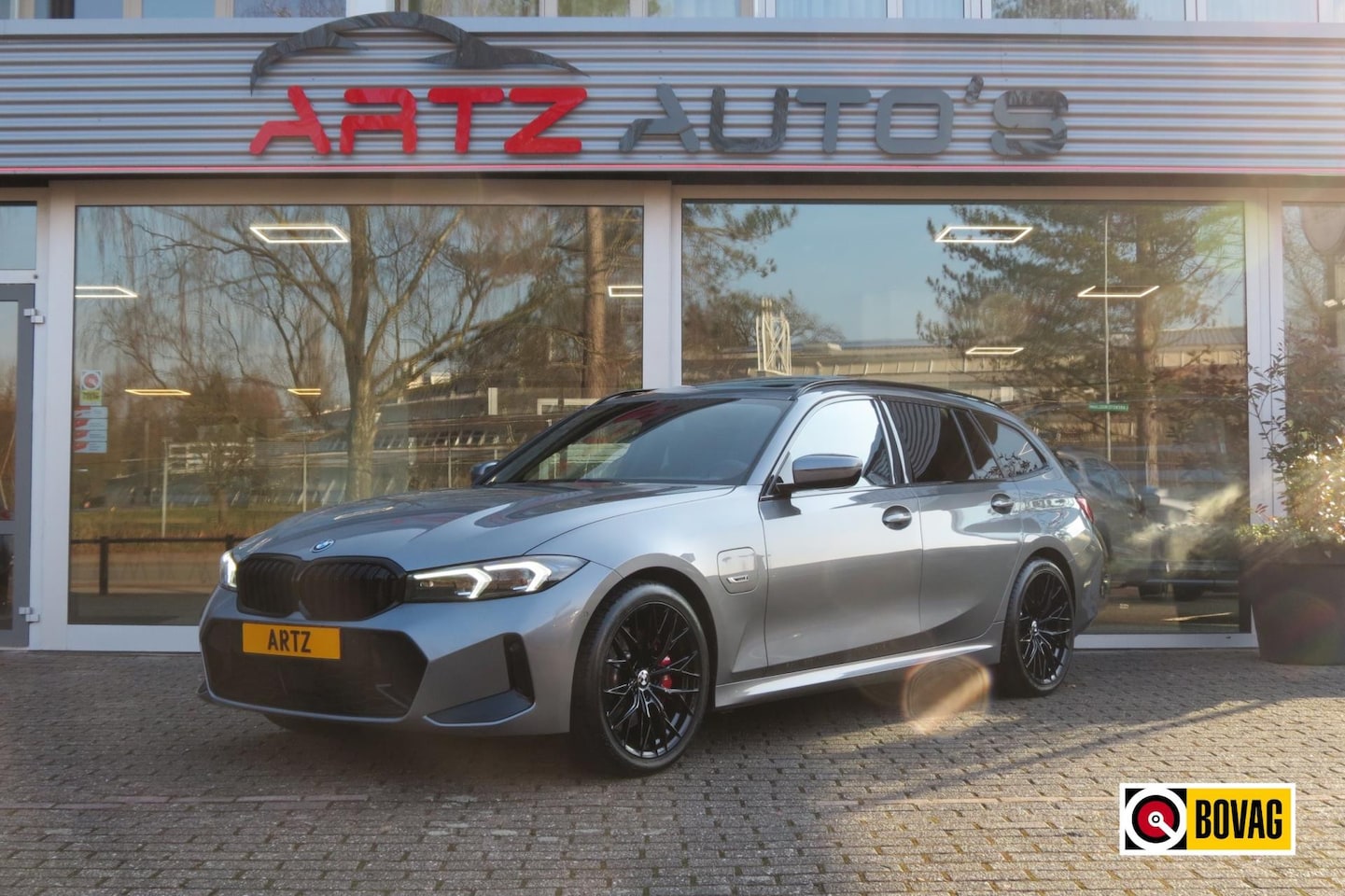 BMW 3-serie Touring - 330e LCI M-SPORT PRO - AutoWereld.nl