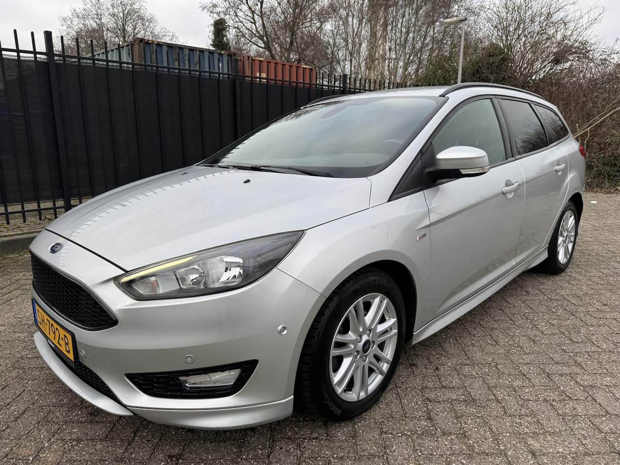 Ford Focus Wagon - 1.0 ST-Line 6 Versn Clima/Cruise/Carplay/PDC - AutoWereld.nl