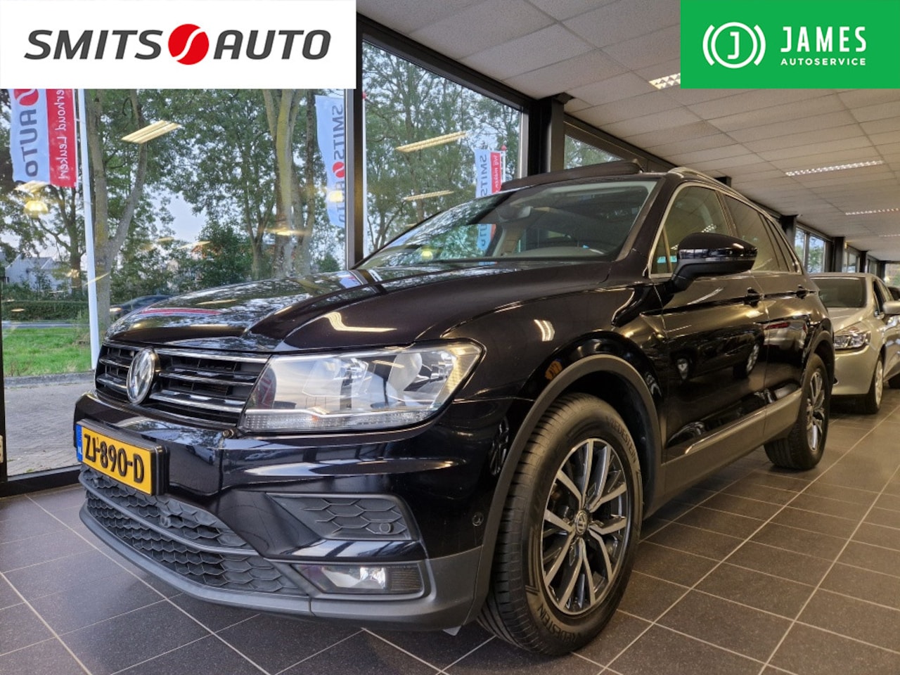 Volkswagen Tiguan - 1.5 TSI ACT ComfortLine | Business | Panodak | Trekhaak - AutoWereld.nl