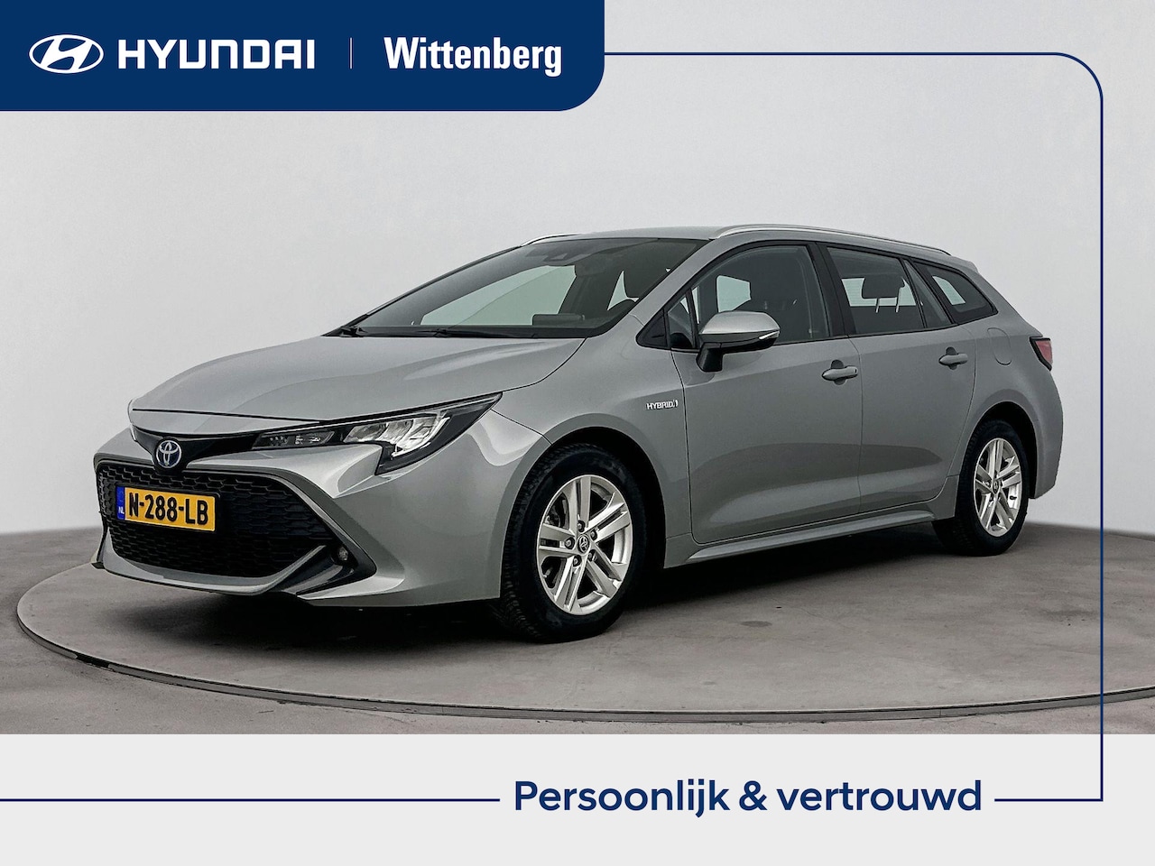 Toyota Corolla Touring Sports - 1.8 HYBRID COMFORT | NAVI | CLIMA | CAMERA | CRUISE | STUURVERWARMING | 17'' LM VELGEN | H - AutoWereld.nl