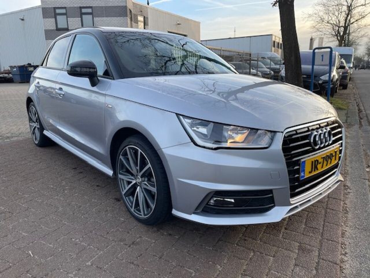 Audi A1 Sportback - 1.0 TFSI 5deurs Adrenalin S-Line Airco,Cruisecontrol,Navigatie,Panoramadak - AutoWereld.nl